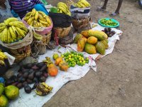 Diverzita ovoce na trhu v Arba Minch